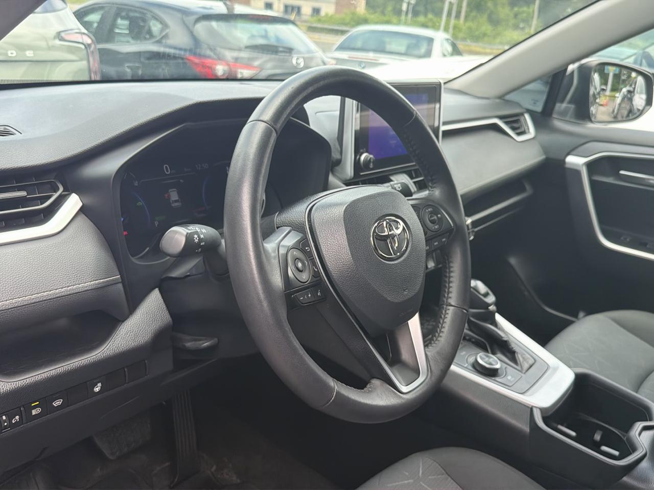 Toyota RAV4 Hybrid XLE AWD (Natl) 2023