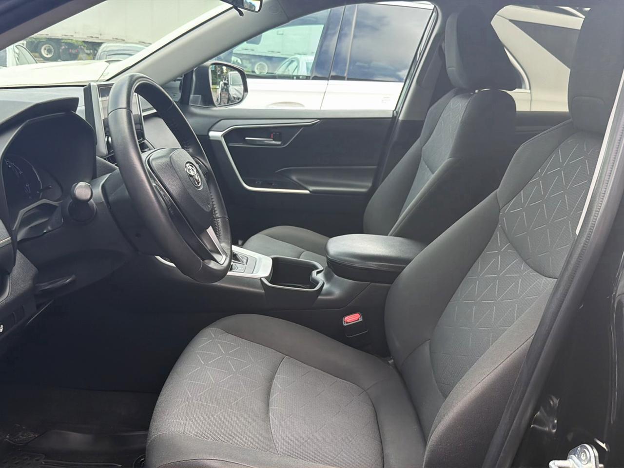 Toyota RAV4 Hybrid XLE AWD (Natl) 2023