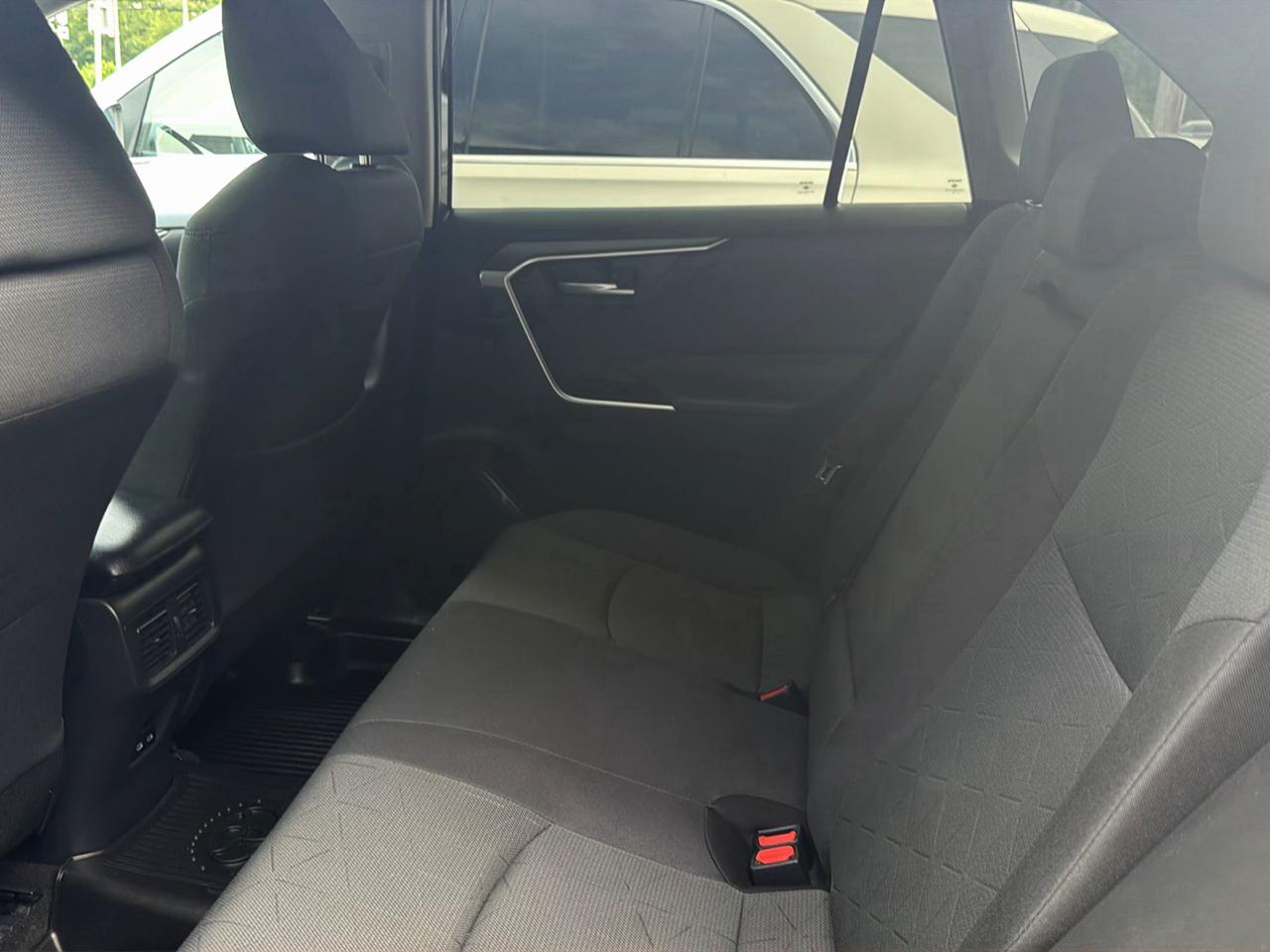 Toyota RAV4 Hybrid XLE AWD (Natl) 2023