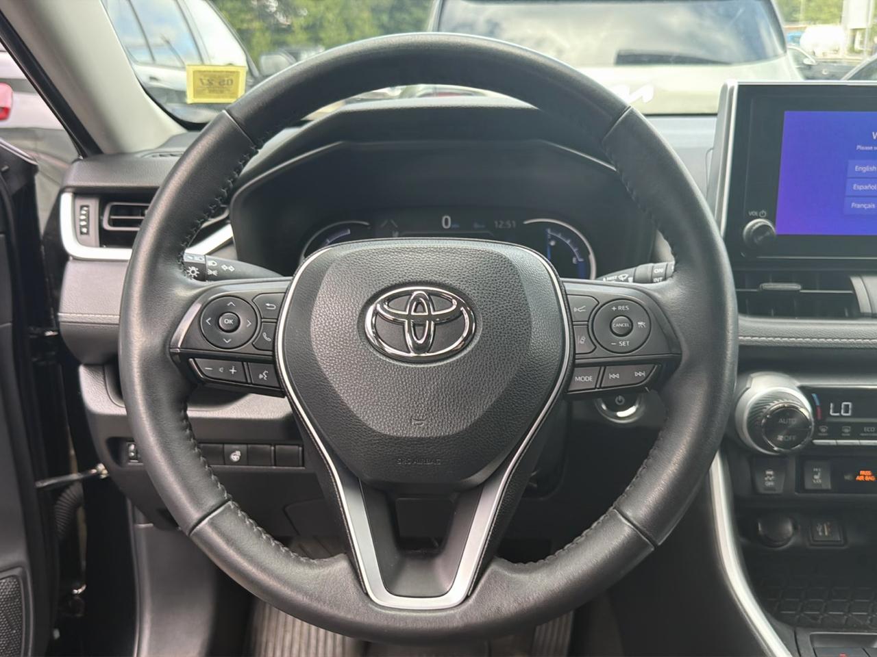 Toyota RAV4 Hybrid XLE AWD (Natl) 2023