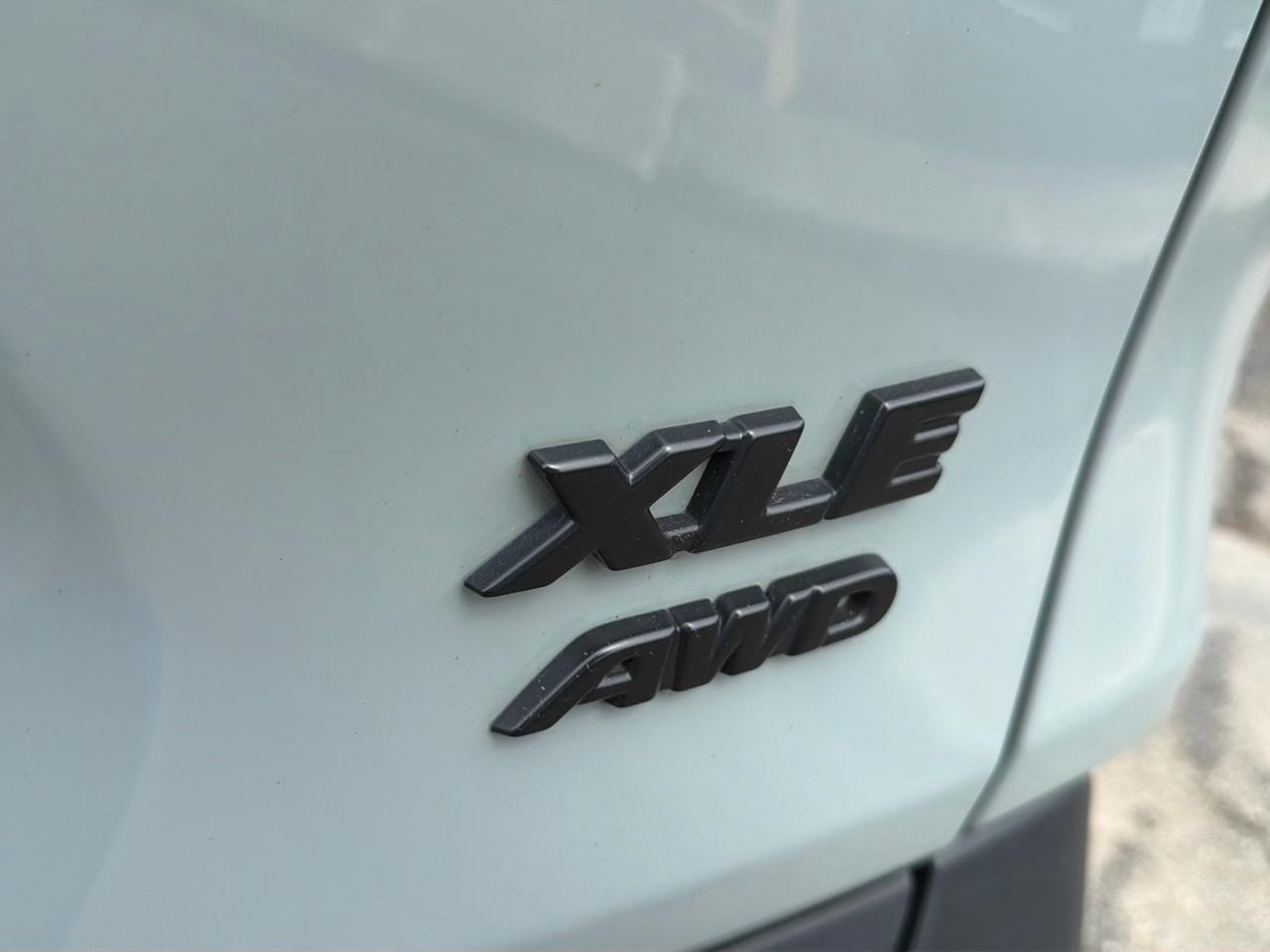 Toyota RAV4 XLE Premium AWD (Natl) 2023