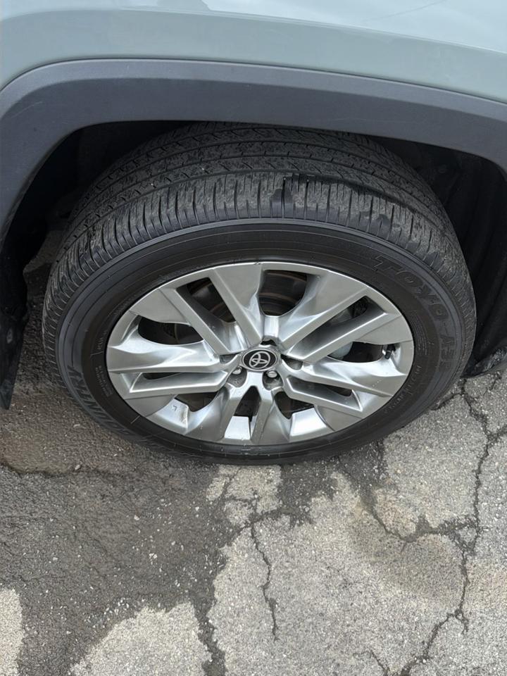 Toyota RAV4 XLE Premium AWD (Natl) 2023