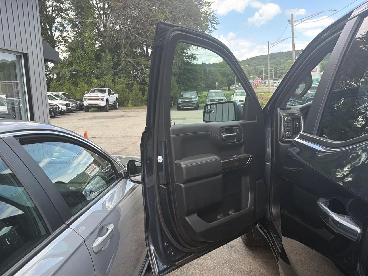 Chevrolet Silverado 1500 4WD Double Cab 147" LT 2020