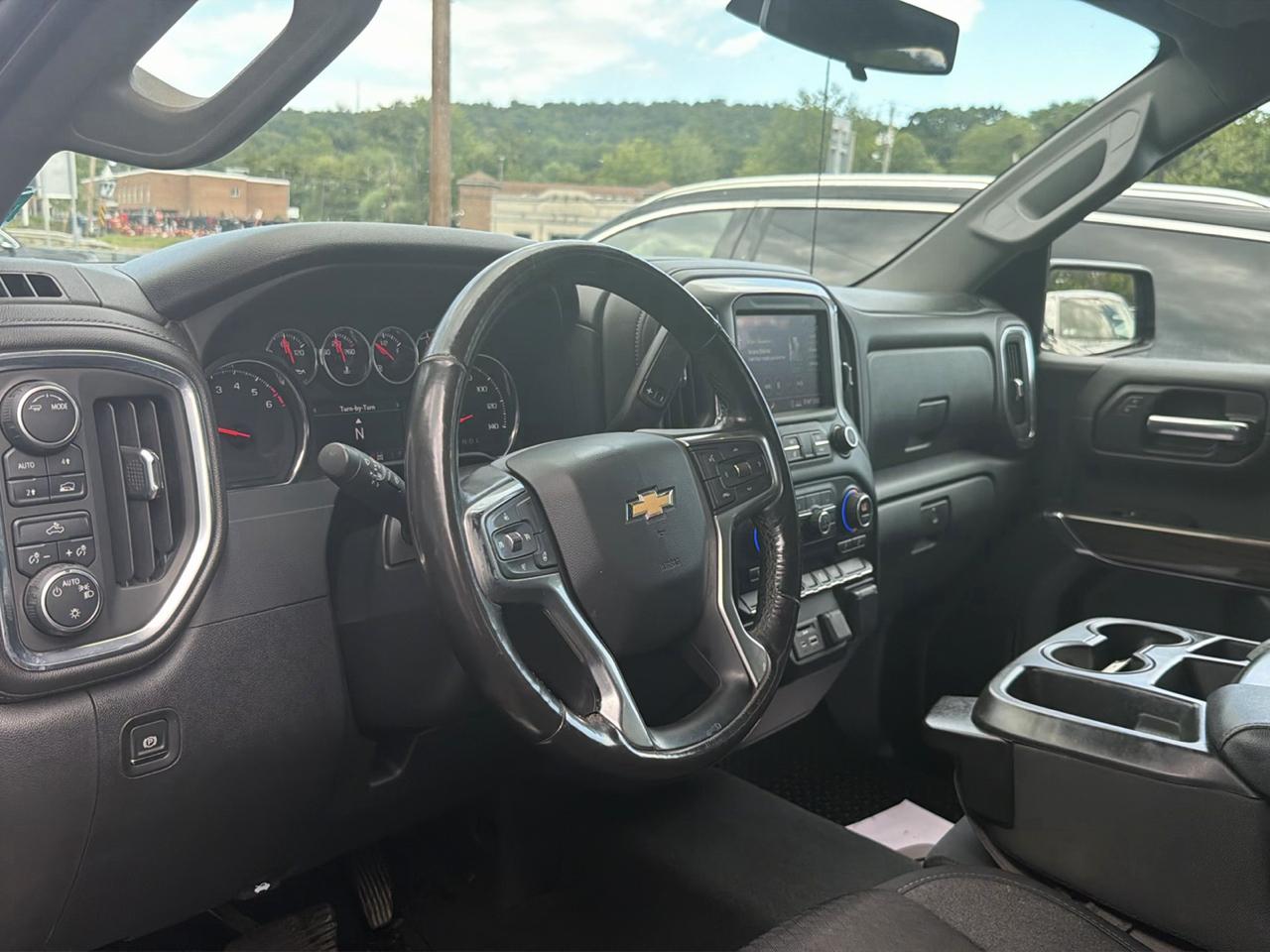 Chevrolet Silverado 1500 4WD Double Cab 147" LT 2020