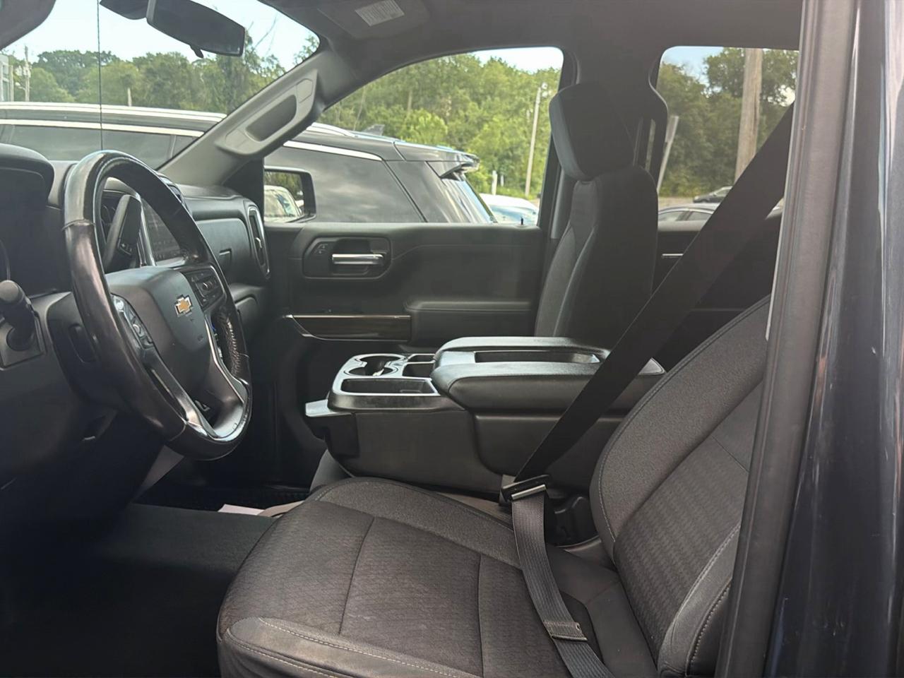 Chevrolet Silverado 1500 4WD Double Cab 147" LT 2020