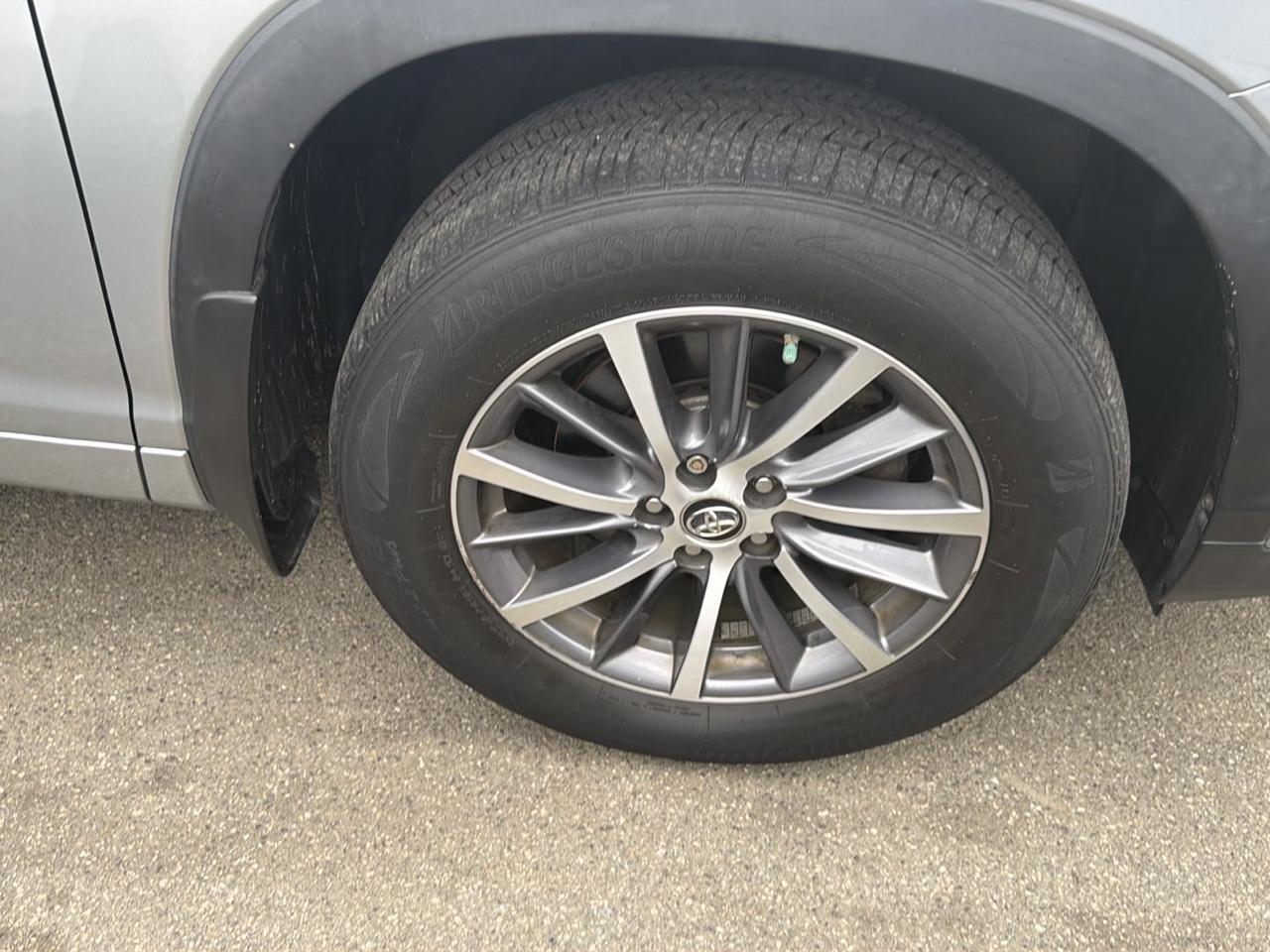 Toyota Highlander XLE V6 AWD (Natl) 2017