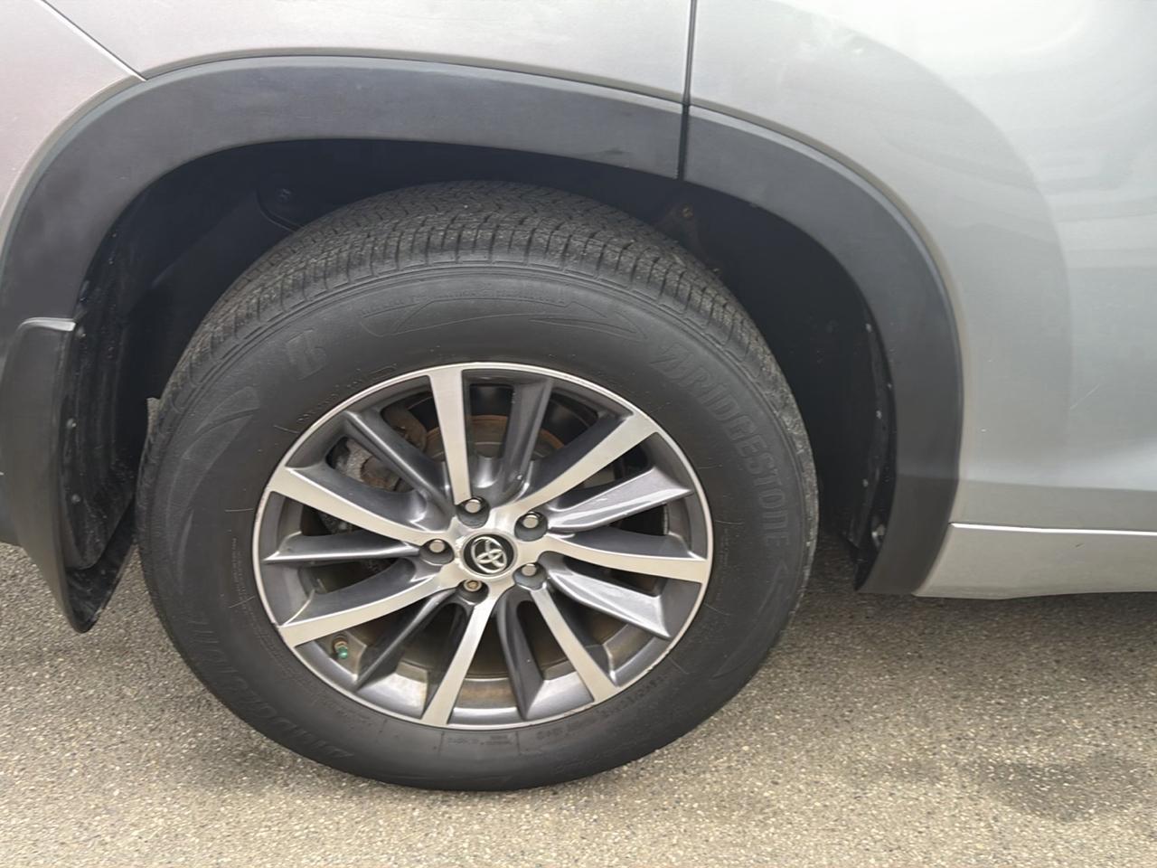 Toyota Highlander XLE V6 AWD (Natl) 2017