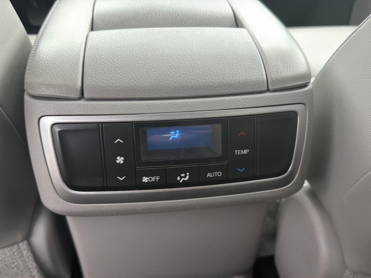 Toyota Highlander XLE V6 AWD (Natl) 2017