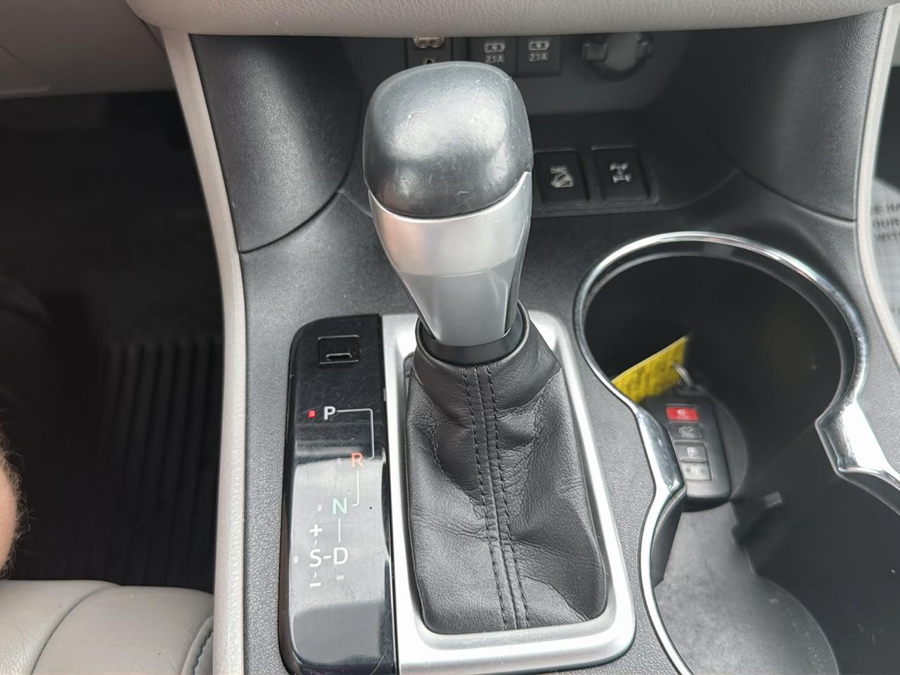 Toyota Highlander XLE V6 AWD (Natl) 2017