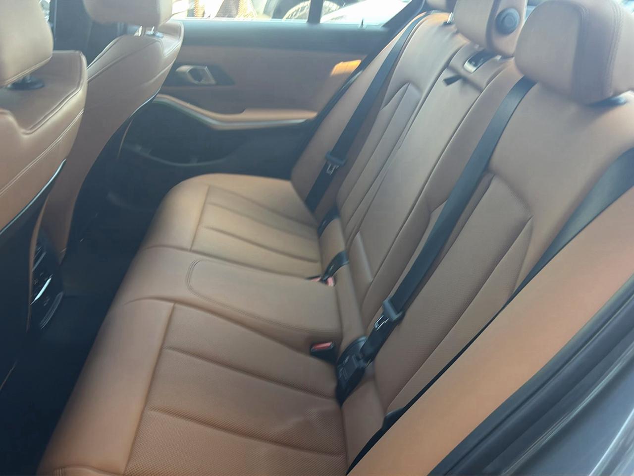 BMW 3 Series 330i xDrive Sedan 2024
