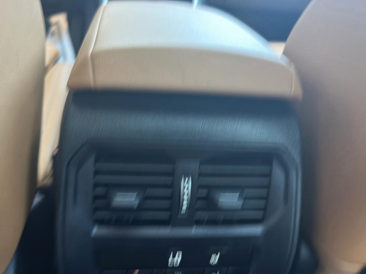 BMW 3 Series 330i xDrive Sedan 2024