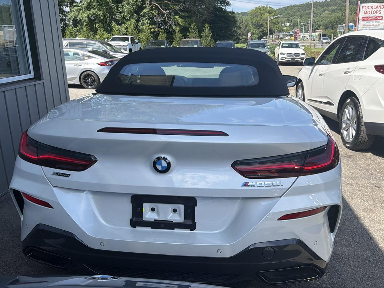 BMW 8 Series M850i xDrive Convertible 2024