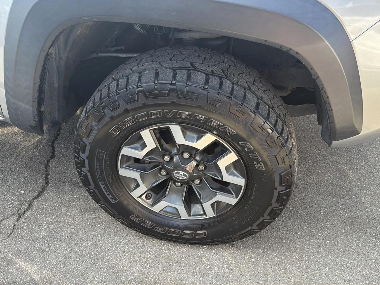 Toyota Tacoma 4WD Double Cab V6 MT TRD Off Road (Natl) 2016