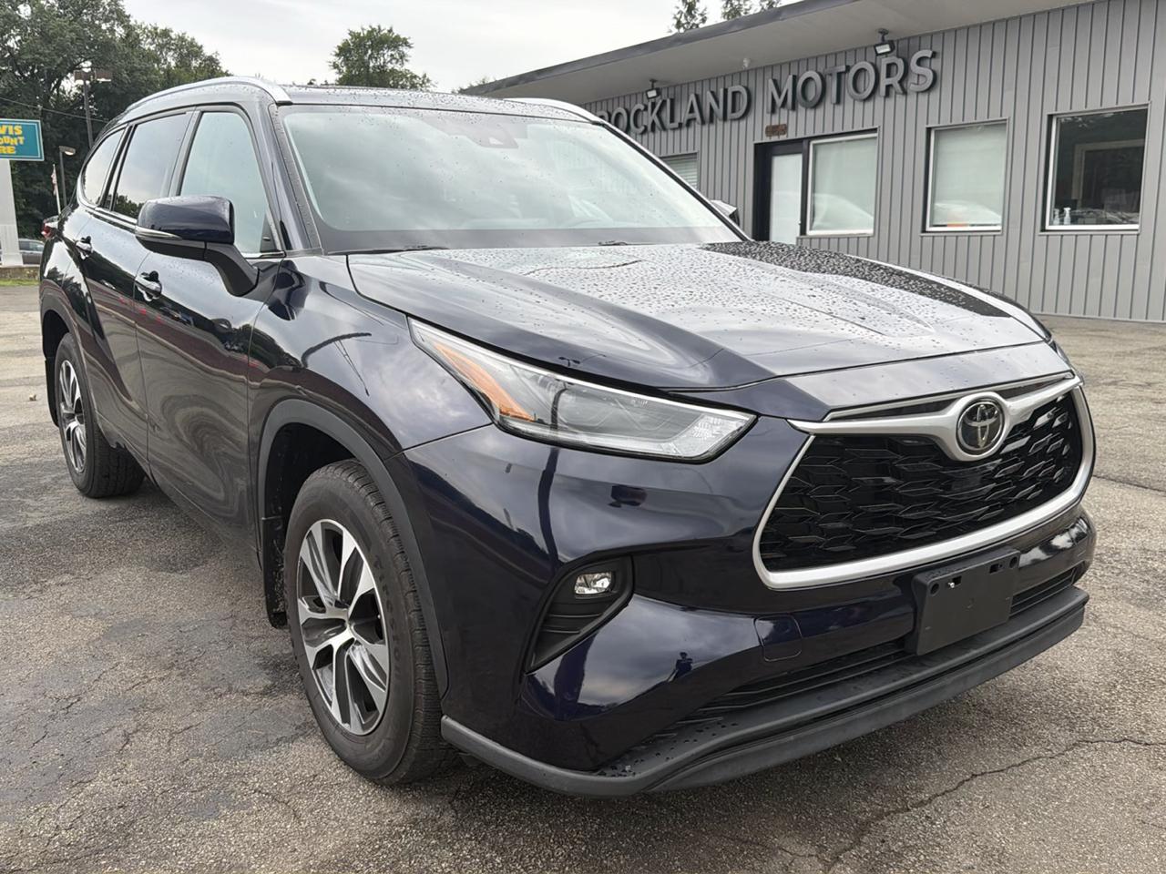 Toyota Highlander XLE AWD (Natl) 2021