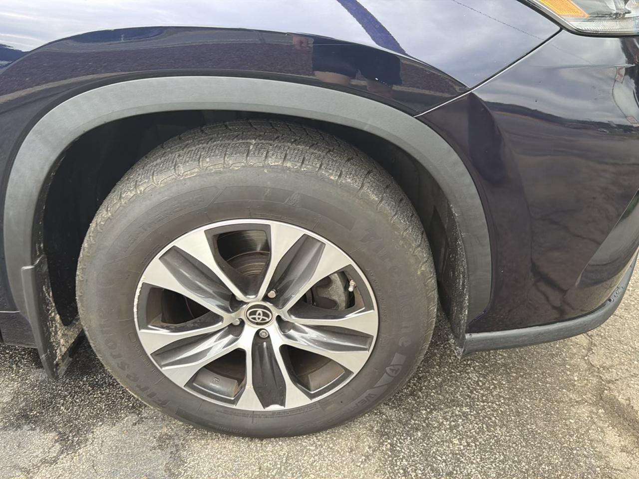 Toyota Highlander XLE AWD (Natl) 2021