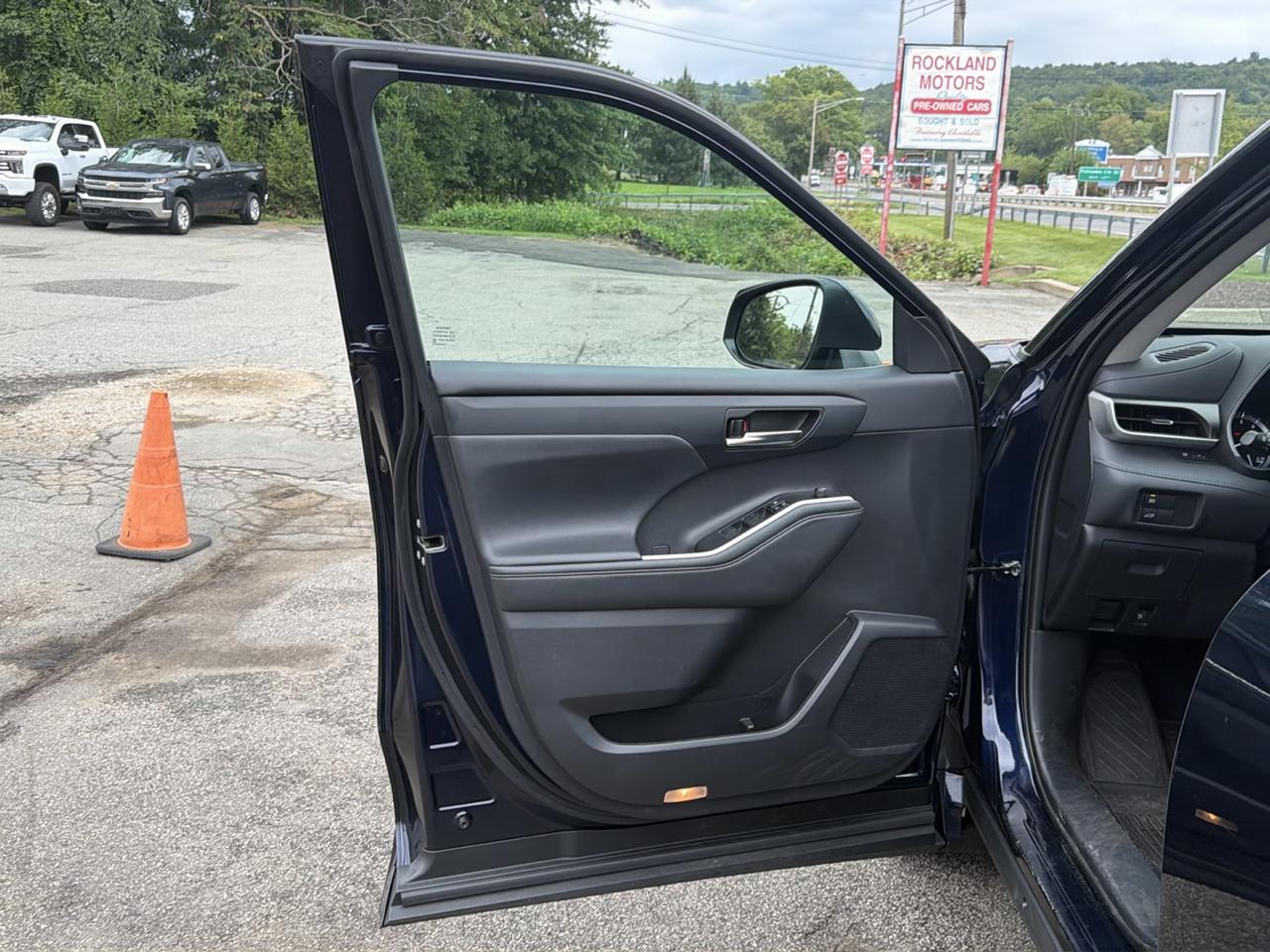 Toyota Highlander XLE AWD (Natl) 2021