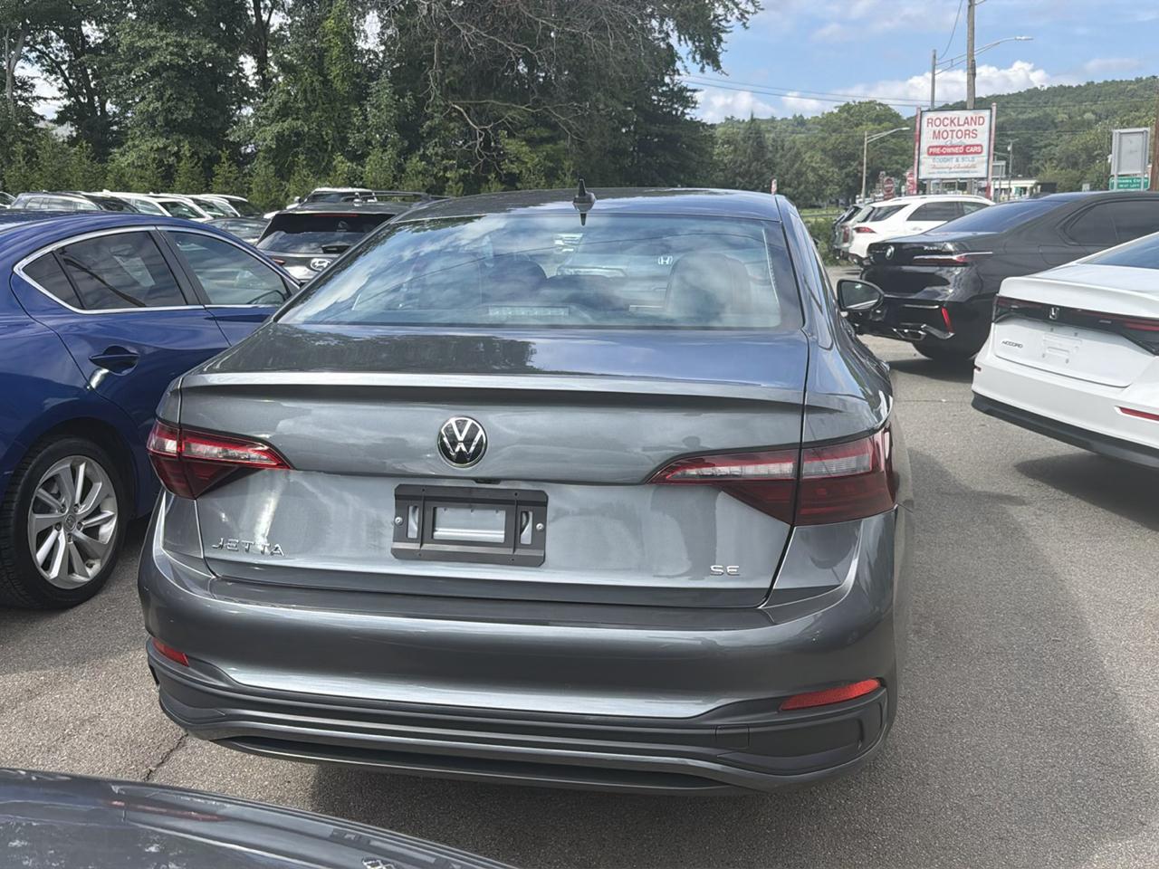 Volkswagen Jetta SE Auto 2022