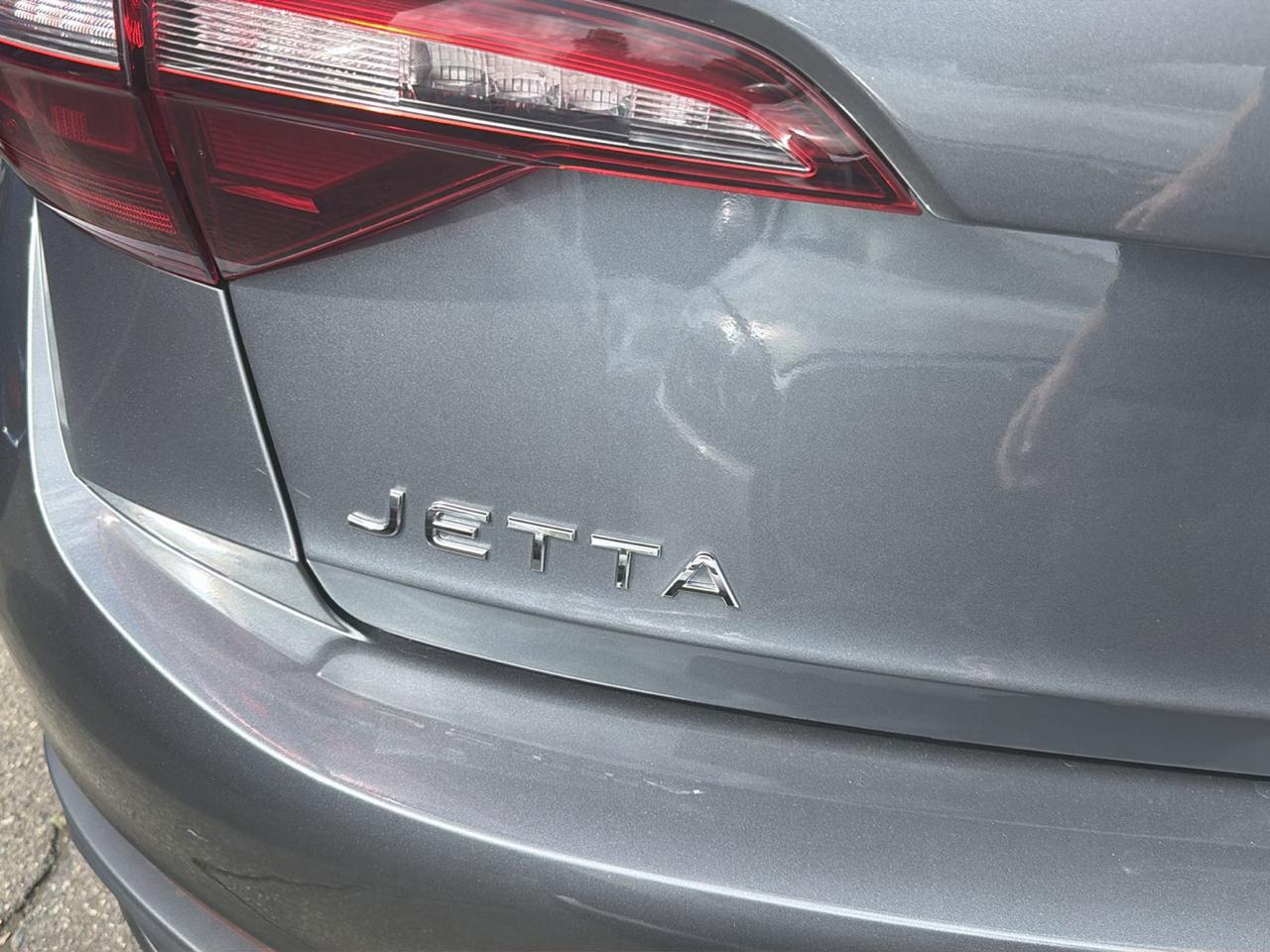 Volkswagen Jetta SE Auto 2022