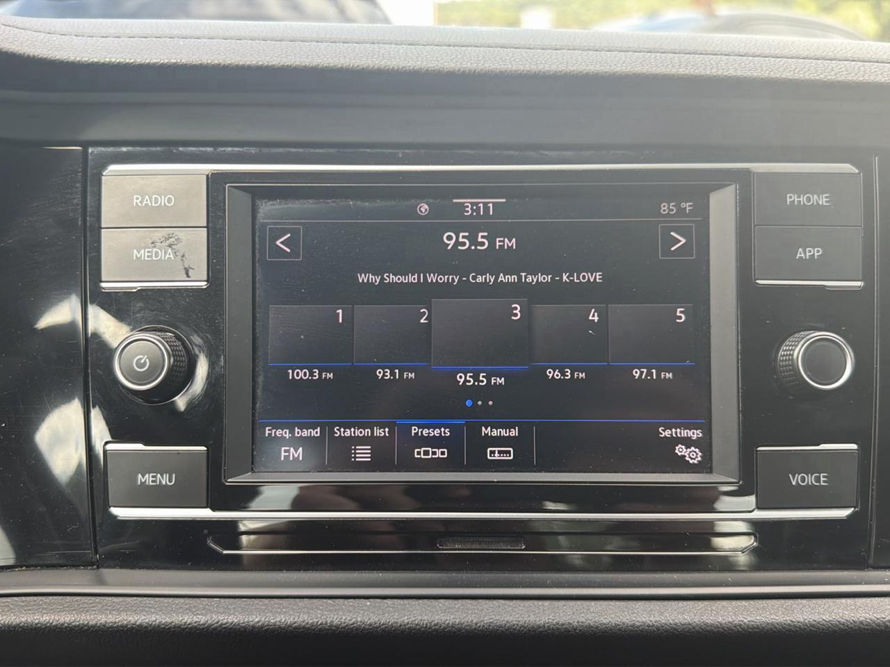 Volkswagen Jetta SE Auto 2022