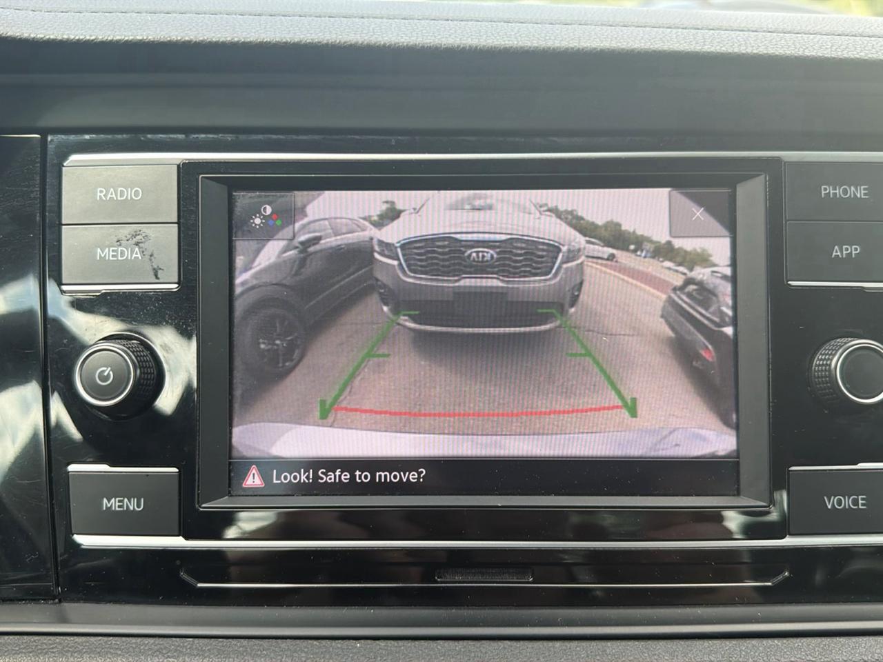 Volkswagen Jetta SE Auto 2022
