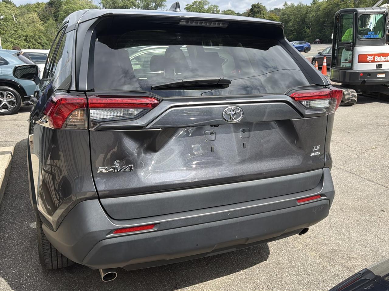 Toyota RAV4 LE AWD (Natl) 2023