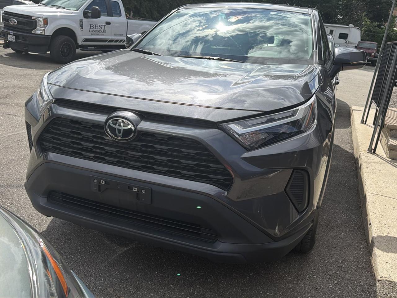 Toyota RAV4 LE AWD (Natl) 2023