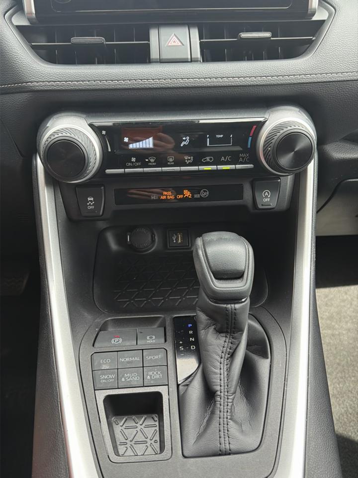 Toyota RAV4 LE AWD (Natl) 2023