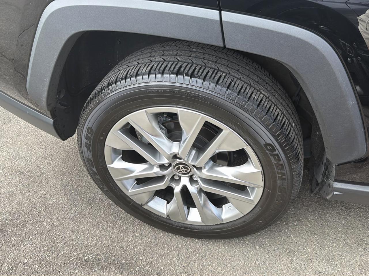 Toyota RAV4 XLE Premium AWD (Natl) 2024