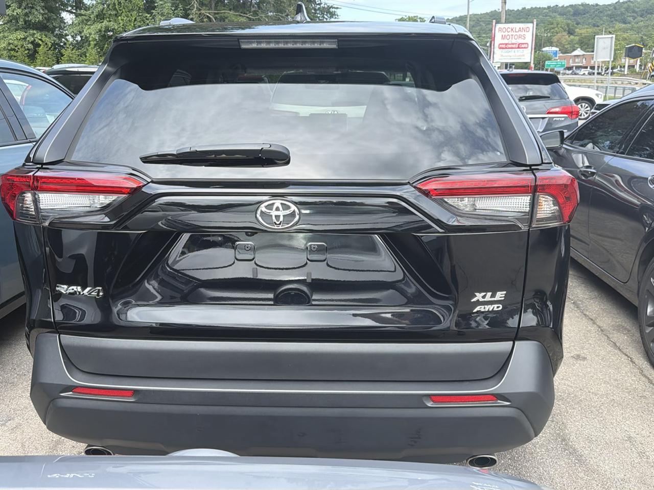 Toyota RAV4 XLE Premium AWD (Natl) 2024