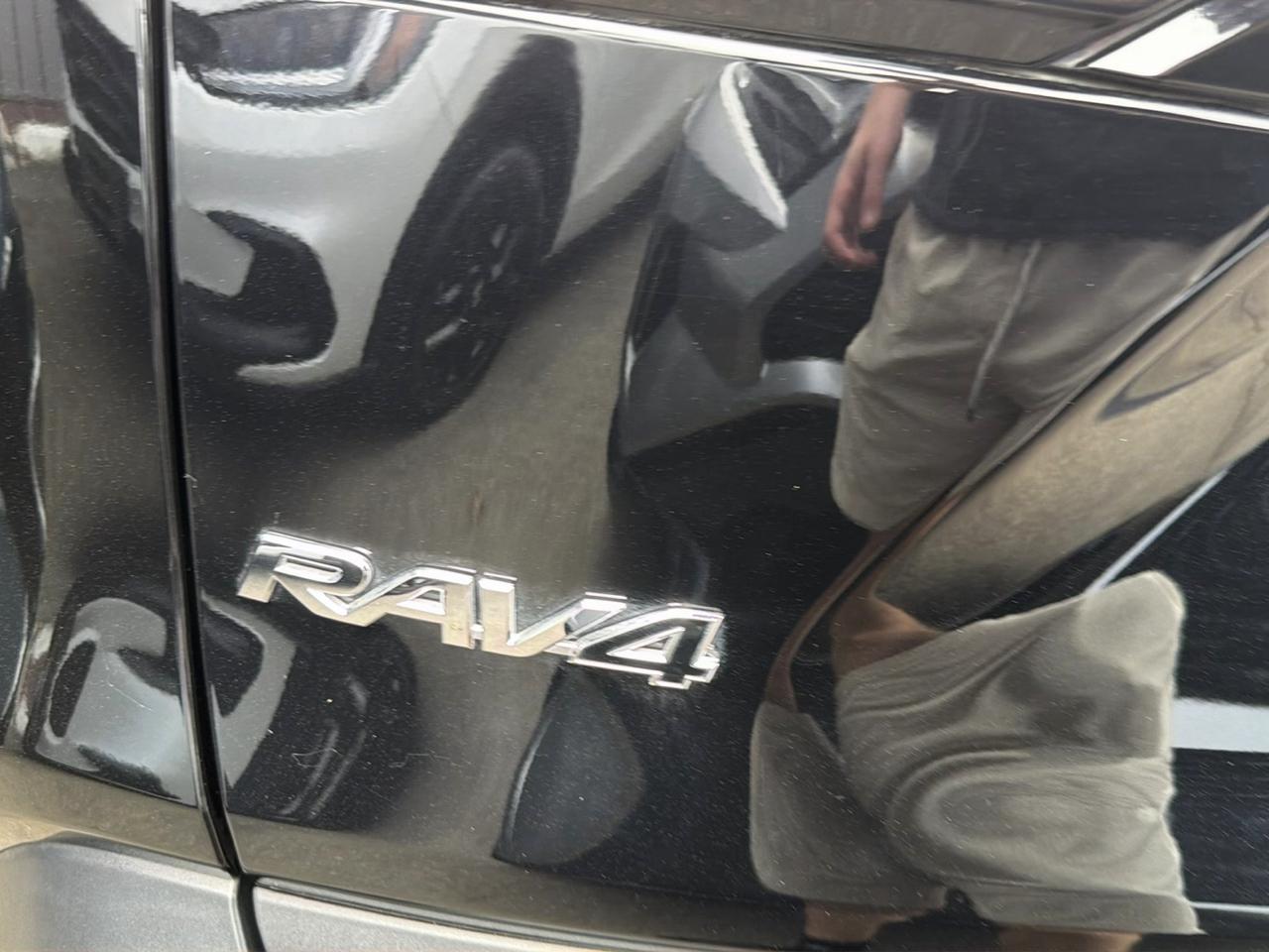 Toyota RAV4 XLE Premium AWD (Natl) 2024