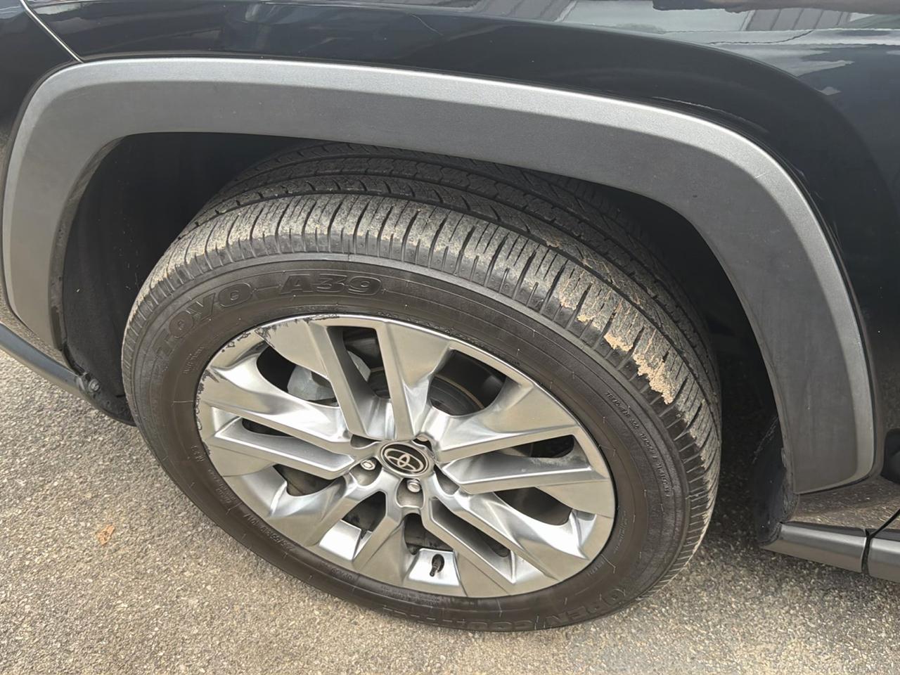 Toyota RAV4 XLE Premium AWD (Natl) 2024