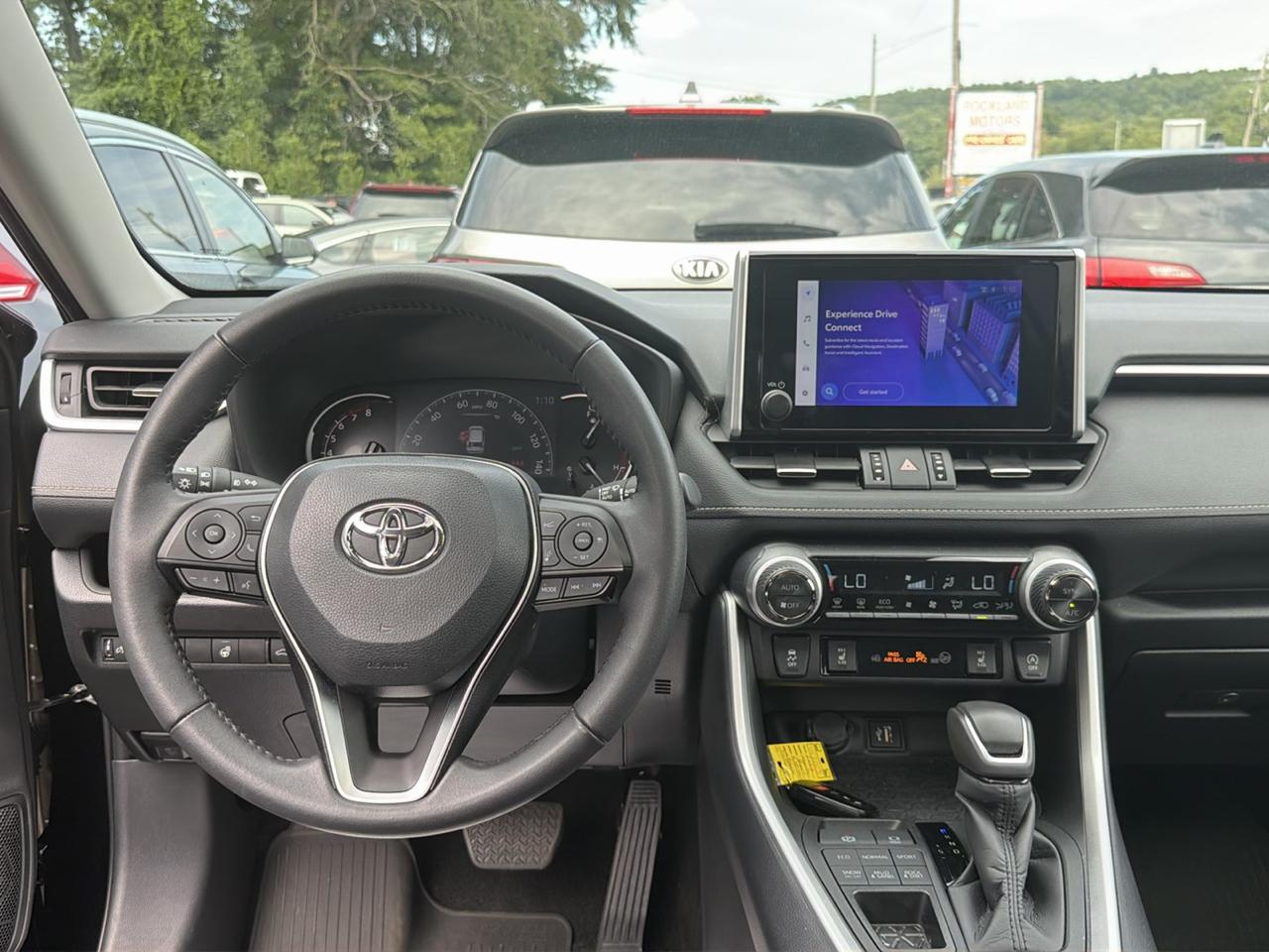 Toyota RAV4 XLE Premium AWD (Natl) 2024