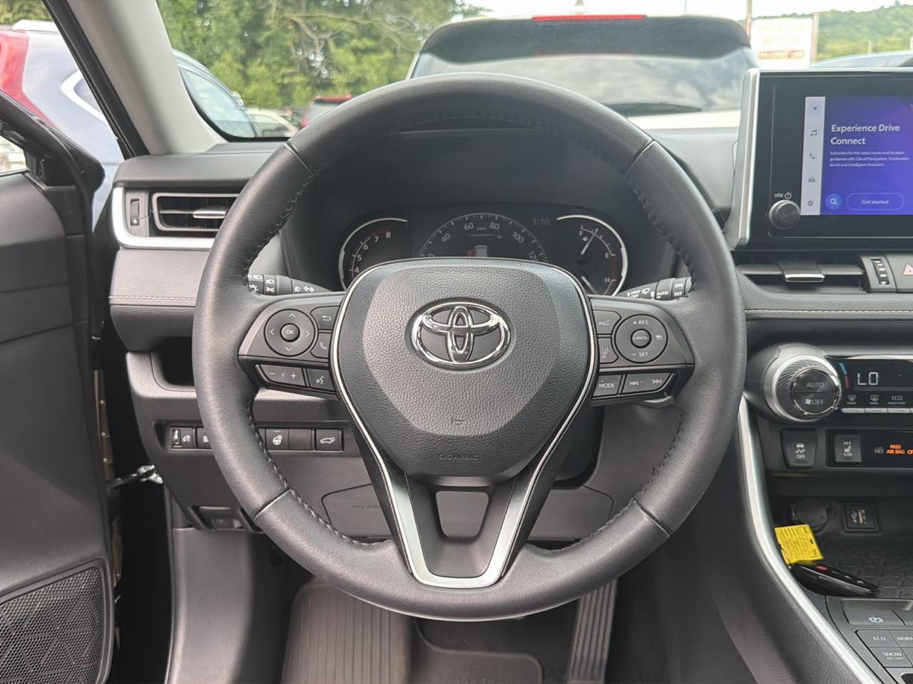 Toyota RAV4 XLE Premium AWD (Natl) 2024