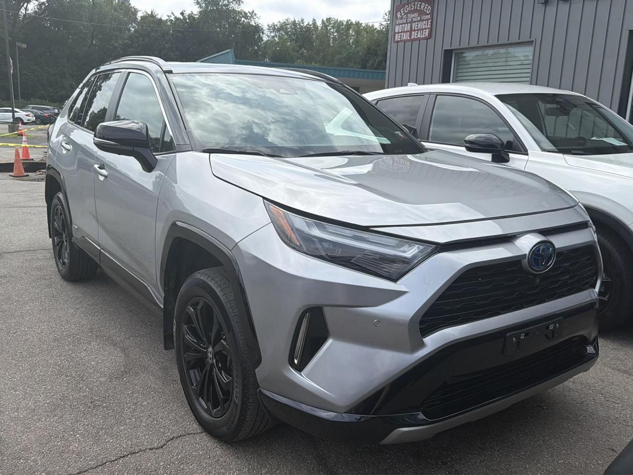 Toyota RAV4 Hybrid XSE AWD (Natl) 2023