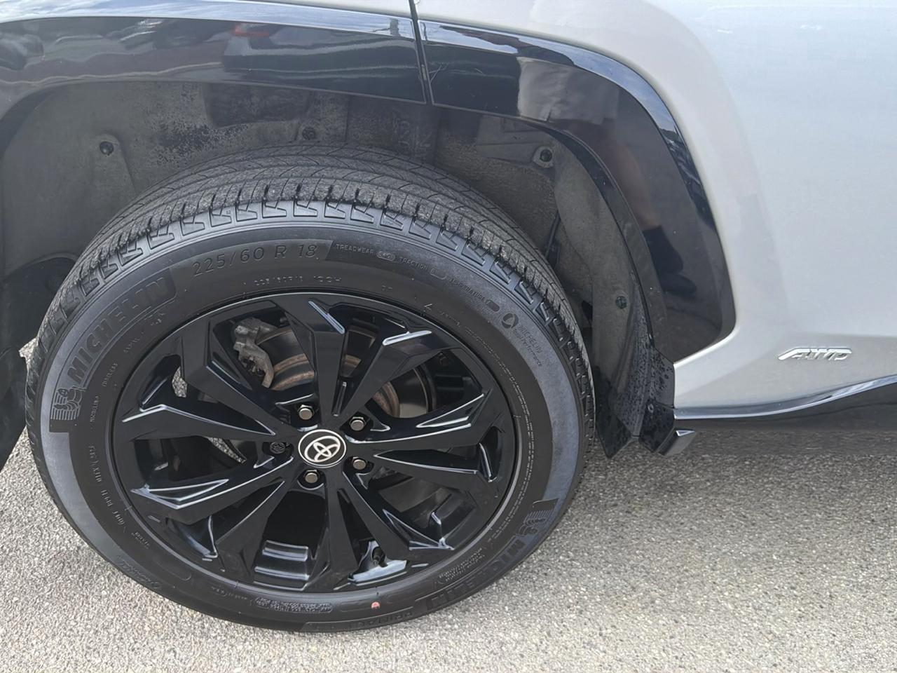 Toyota RAV4 Hybrid XSE AWD (Natl) 2023