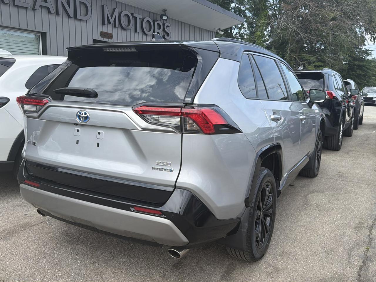 Toyota RAV4 Hybrid XSE AWD (Natl) 2023