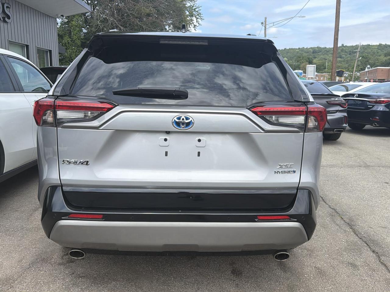 Toyota RAV4 Hybrid XSE AWD (Natl) 2023