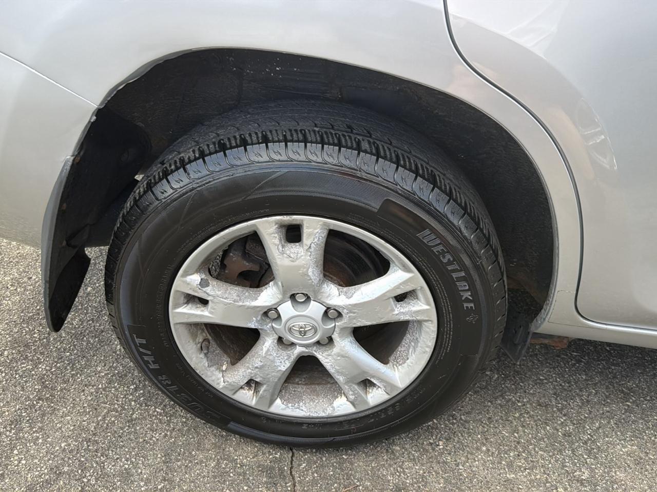 Toyota RAV4 4WD 4dr V6 5-Spd AT (Natl) 2010