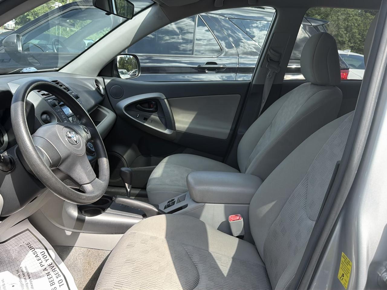 Toyota RAV4 4WD 4dr V6 5-Spd AT (Natl) 2010
