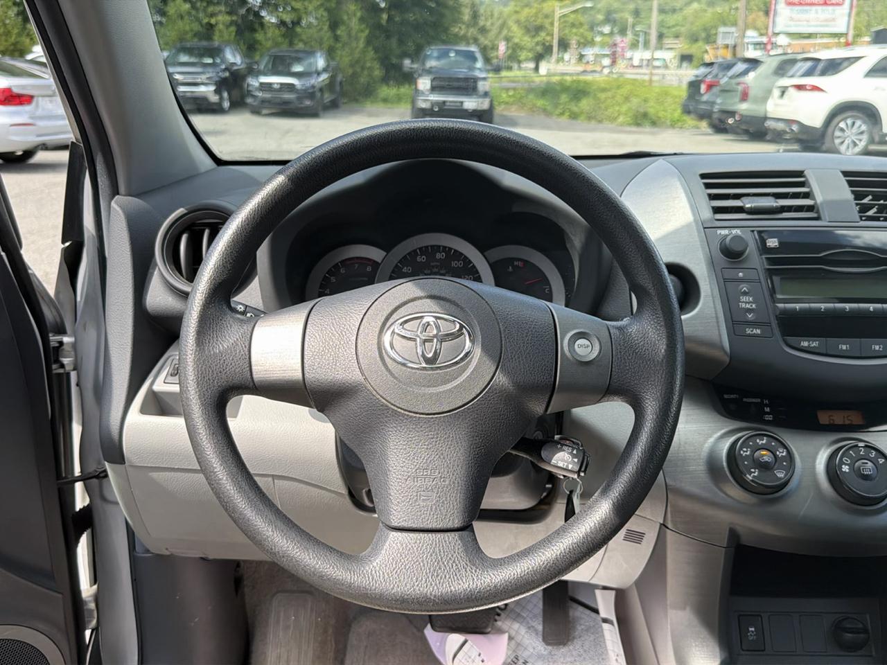 Toyota RAV4 4WD 4dr V6 5-Spd AT (Natl) 2010