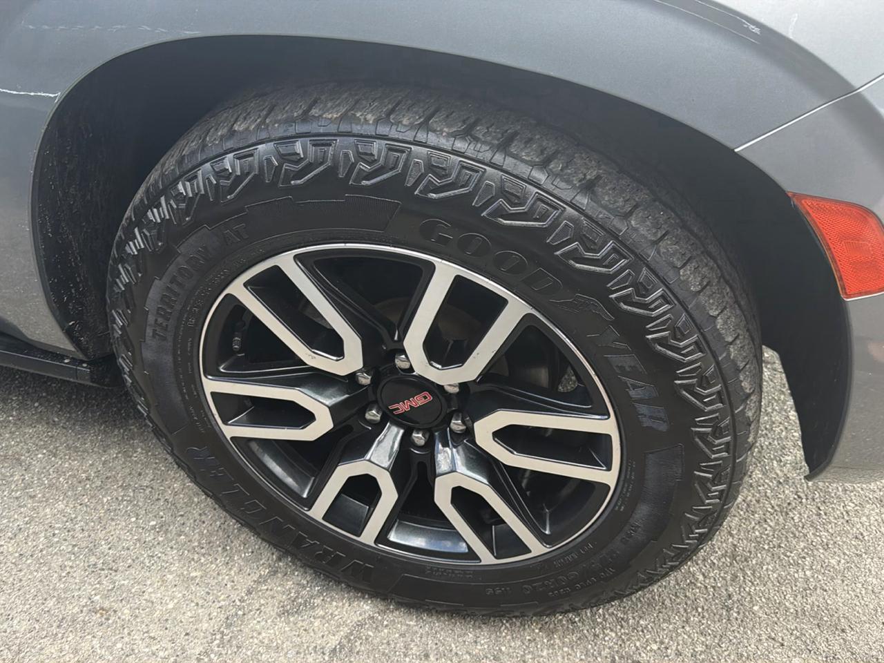 GMC Yukon XL 4WD 4dr AT4 2023