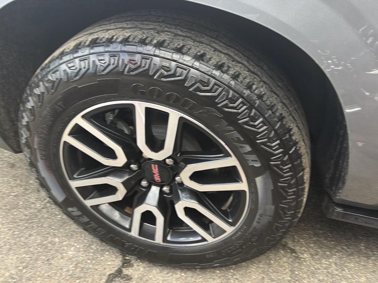 GMC Yukon XL 4WD 4dr AT4 2023