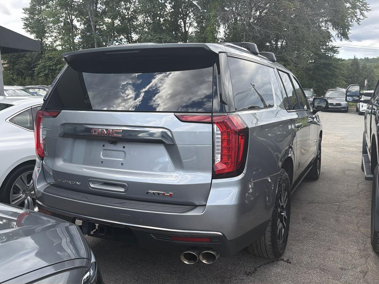 GMC Yukon XL 4WD 4dr AT4 2023