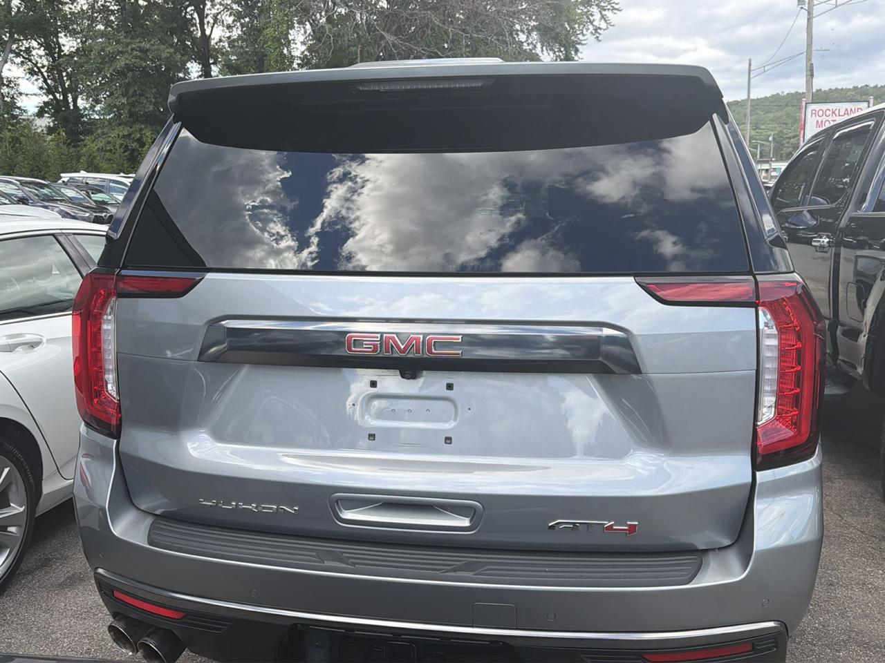 GMC Yukon XL 4WD 4dr AT4 2023