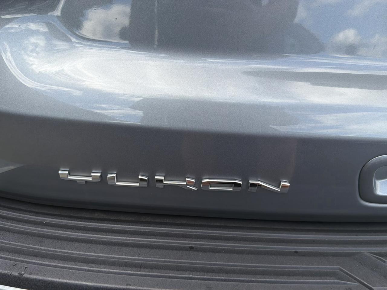 GMC Yukon XL 4WD 4dr AT4 2023