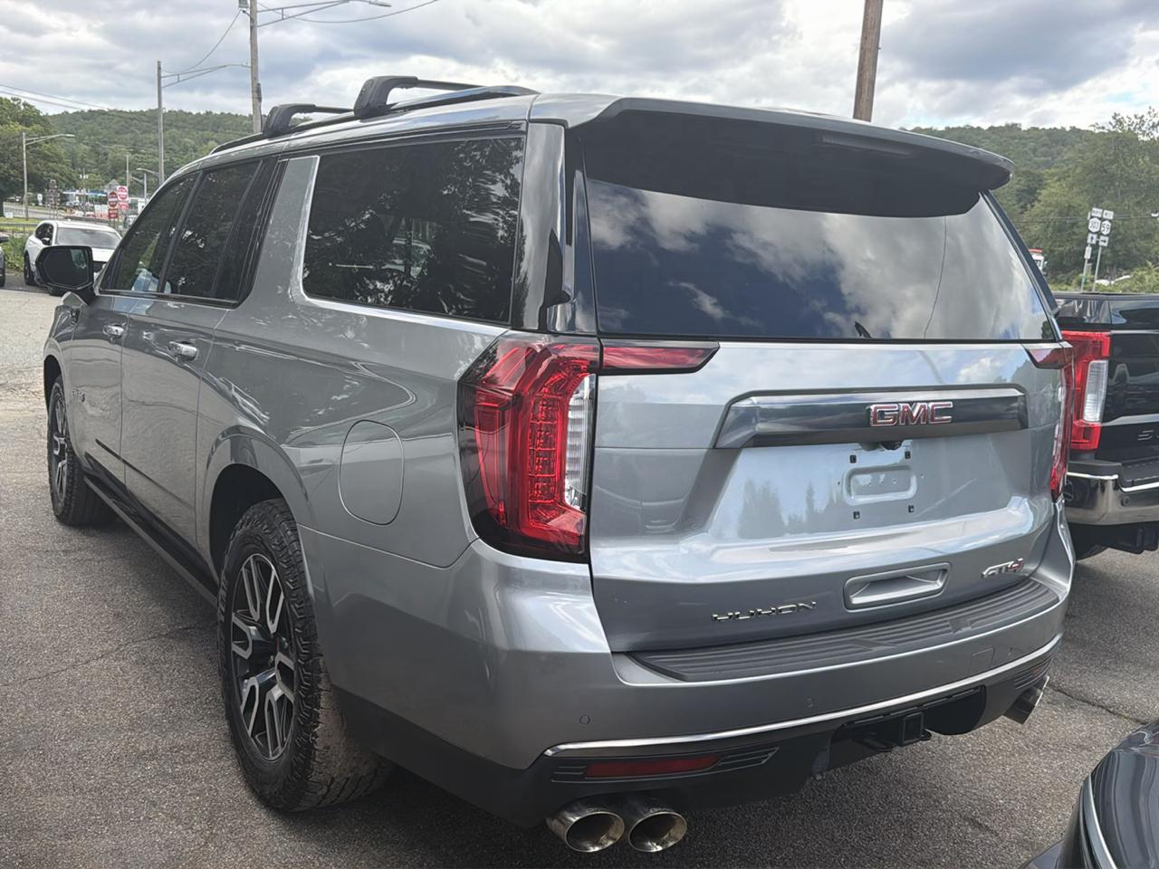 GMC Yukon XL 4WD 4dr AT4 2023