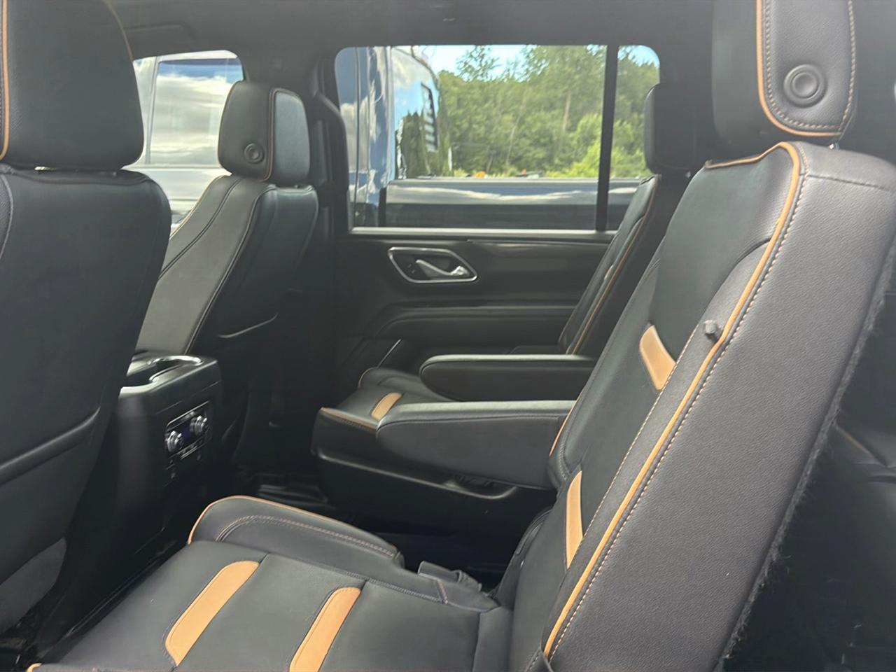 GMC Yukon XL 4WD 4dr AT4 2023