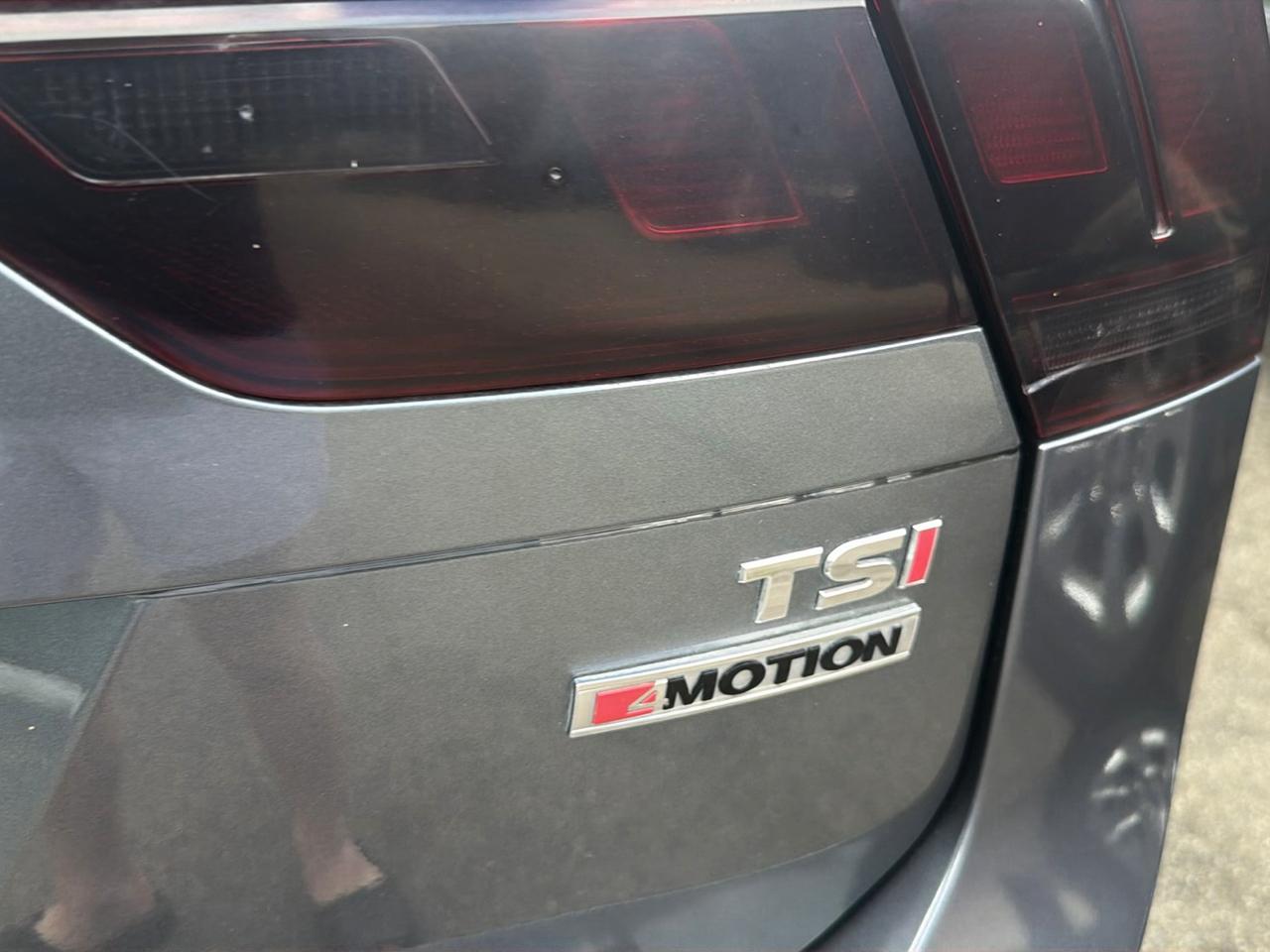 Volkswagen Tiguan 2.0T SEL Premium 4MOTION 2018