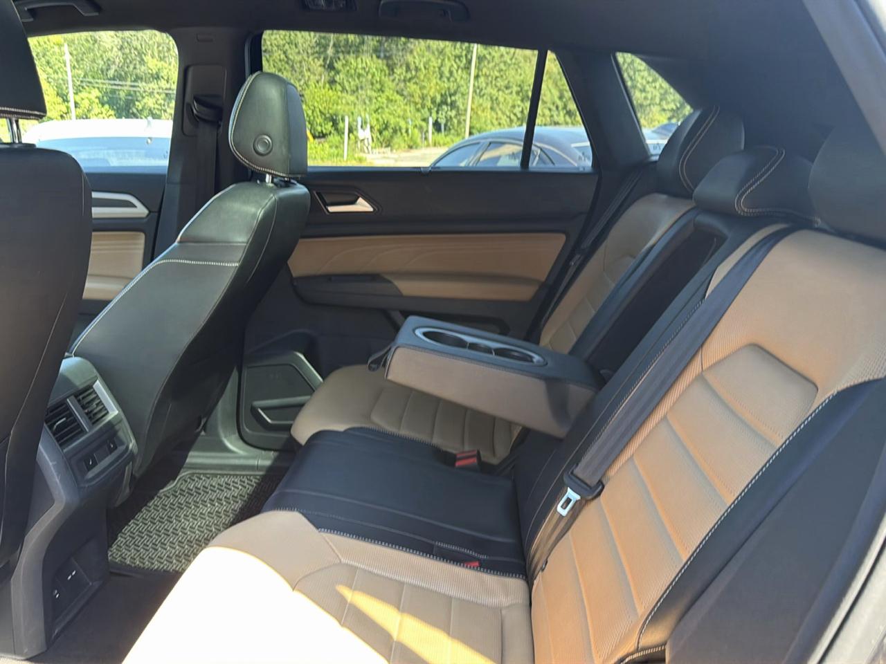 Volkswagen Atlas Cross Sport 3.6L V6 SEL Premium R-Line 4MOTION 2022