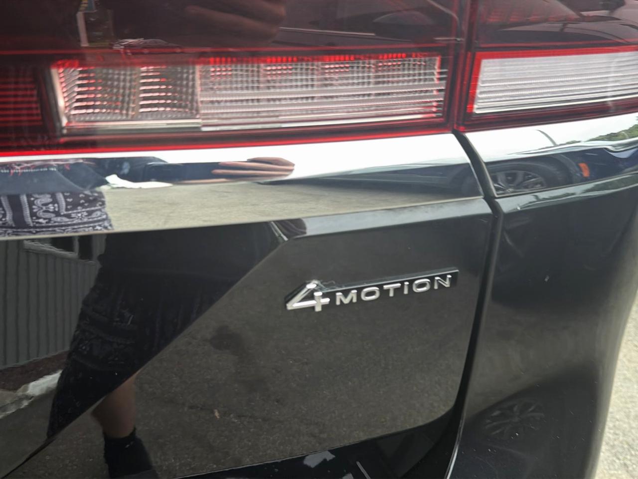 Volkswagen Atlas 2.0T SEL Premium R-Line 4MOTION 2024